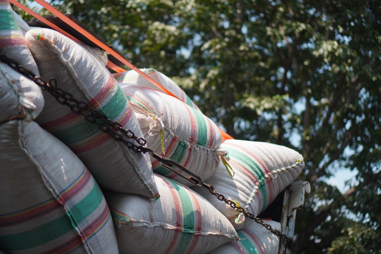 Feed Loading for Distribution